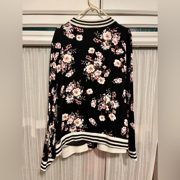 Twill Print Bomber - Picture 2 of 4